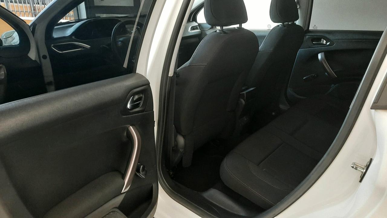 Peugeot 2008 1.6 e-HDi 92 CV Stop&Start Allure