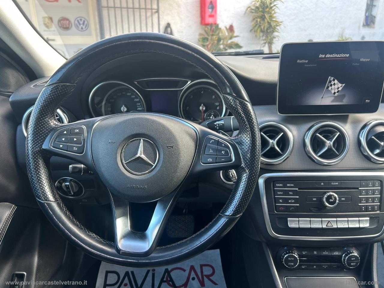 MERCEDES-BENZ GLA 220 d Automatic 4Matic Premium