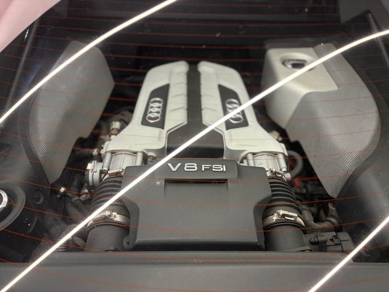 Audi R8 4.2 V8 FSI quattro R tronic