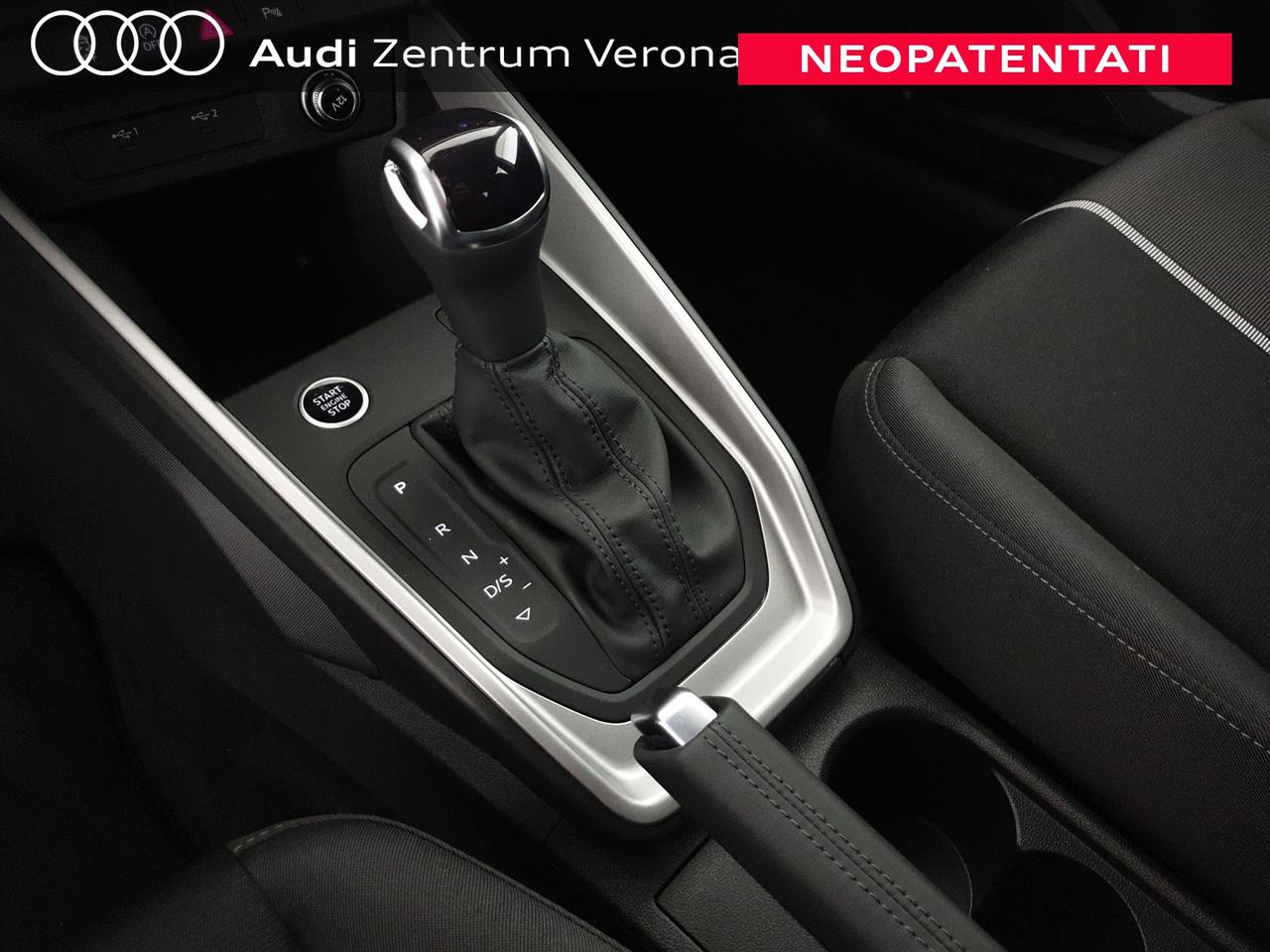 Allstreet 30TFSI 116CV S tronic Identity Contrast