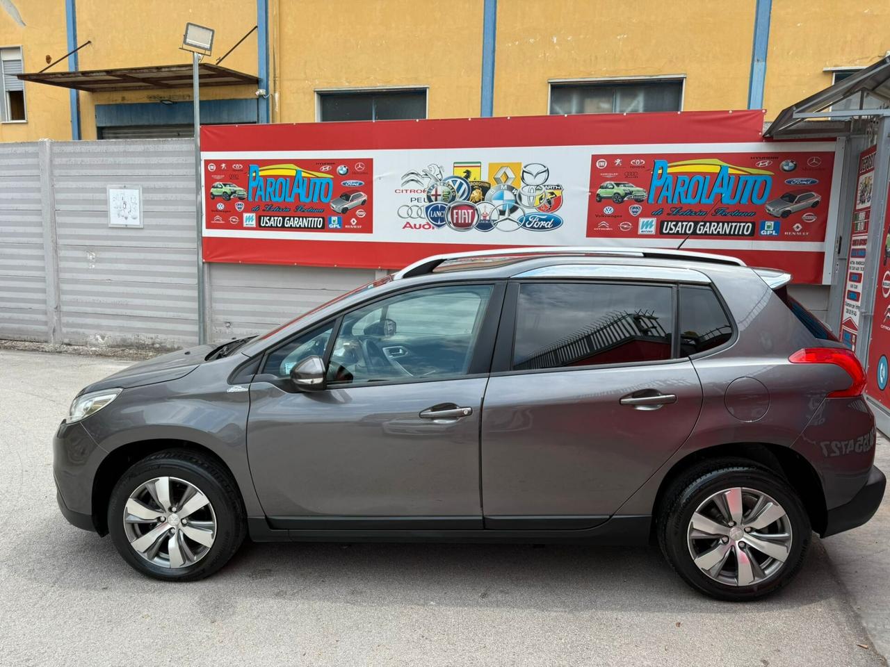 Peugeot 2008 1.6 e-HDi 92cv Urban Cross - 2014