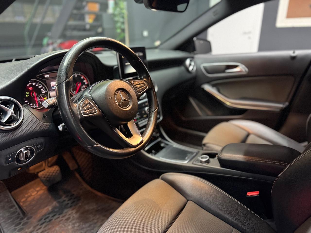 Mercedes-benz A 180 d Automatic Premium