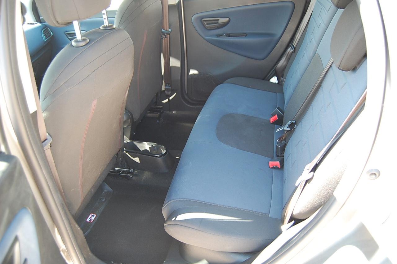 Lancia Ypsilon 1.0 FireFly 5 porte S&S Hybrid Platino