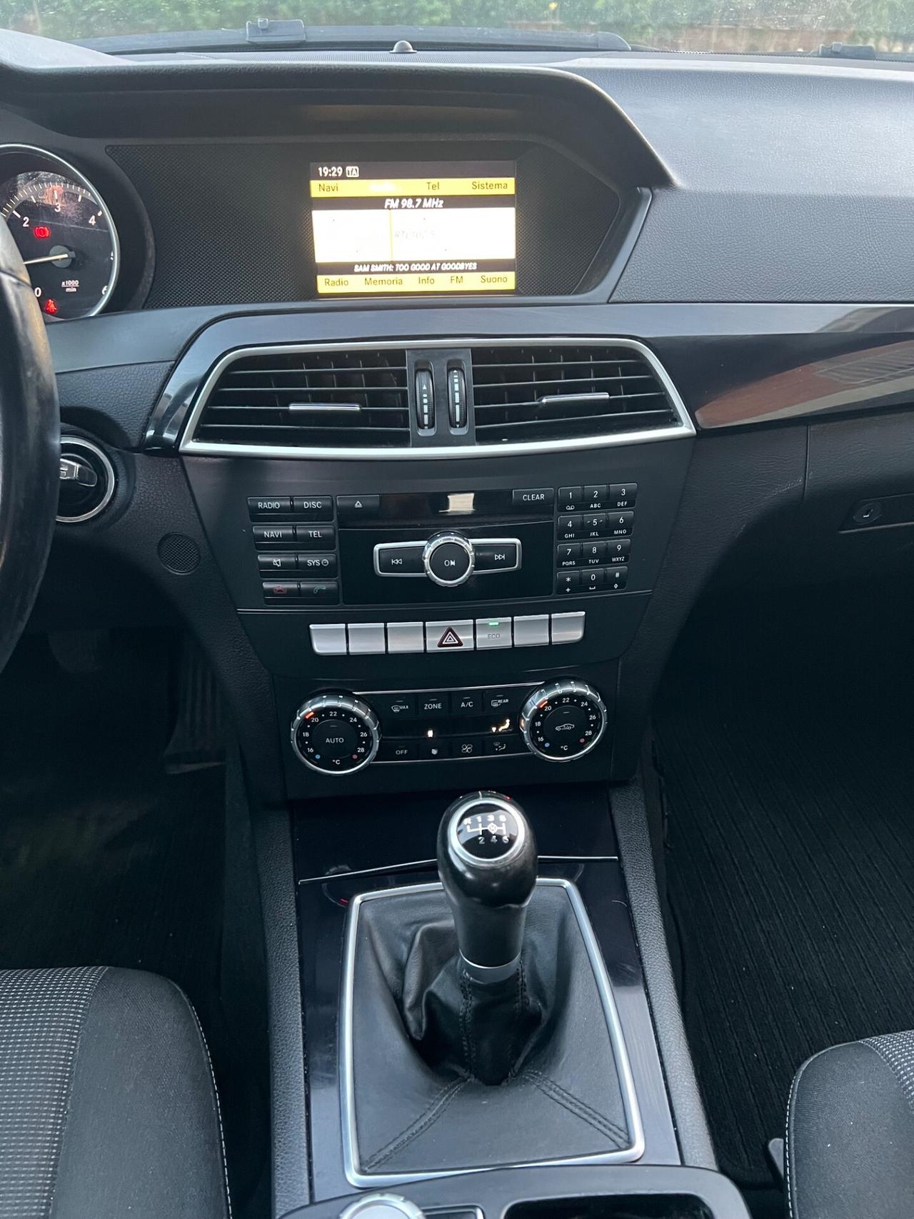 Mercedes-benz C 220 CDI BlueEFFICIENCY Avantgarde