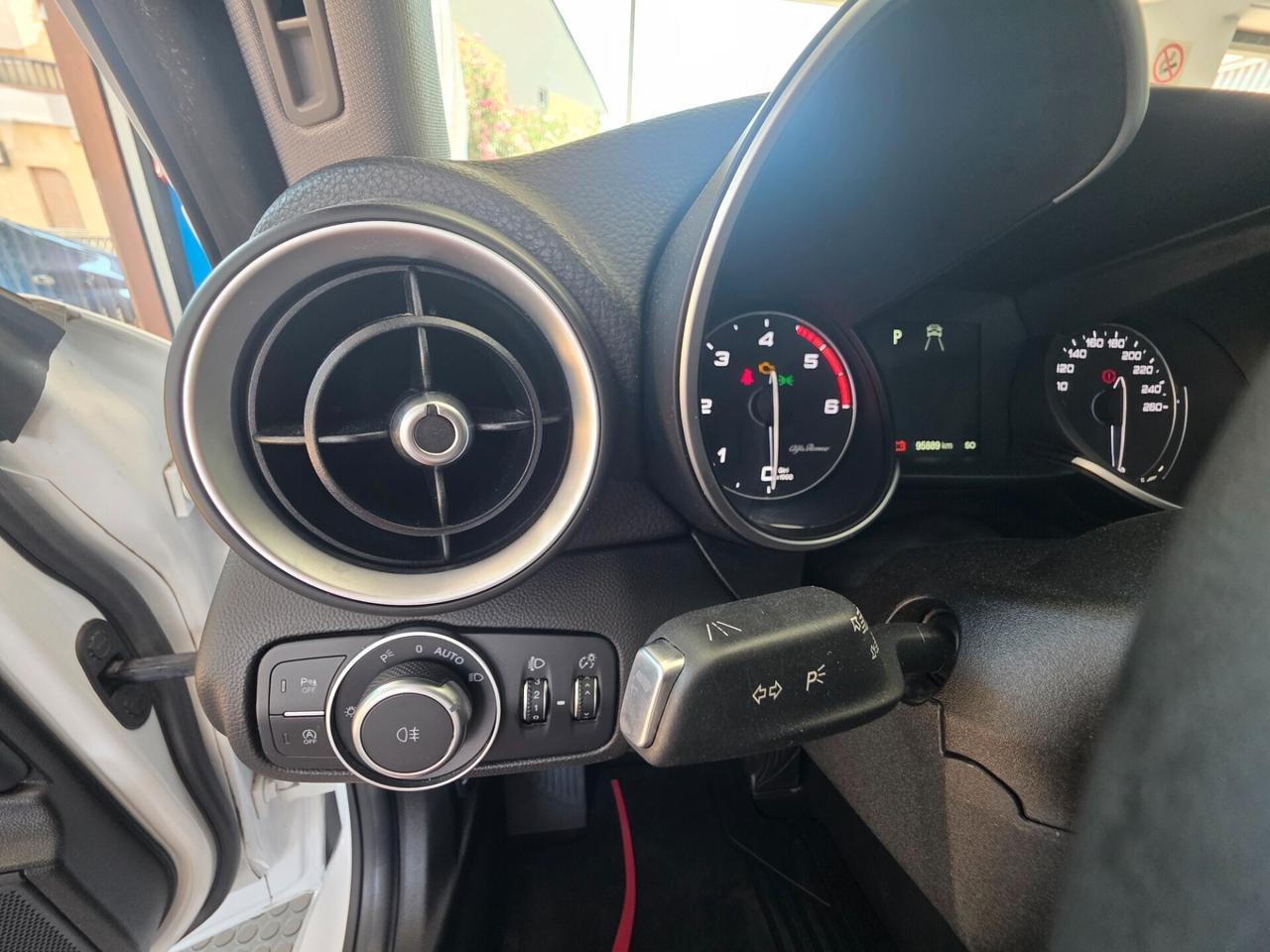 Alfa Romeo Giulia 2.2 Turbodiesel 210 CV AT8 Super