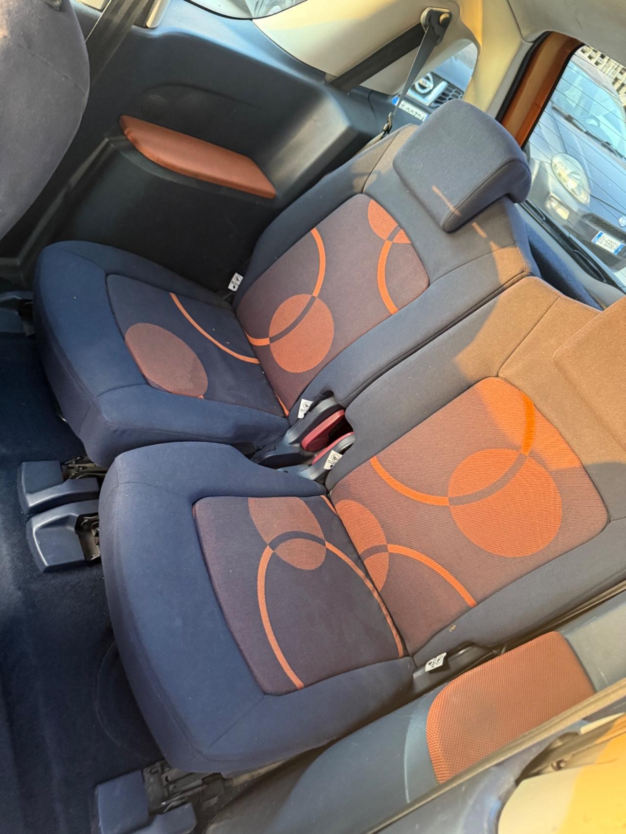 Peugeot 1007 BENZINA PER NEO PATENTATI