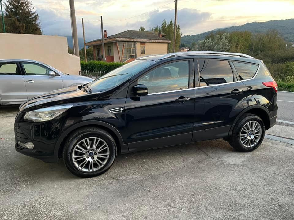 Ford Kuga 2.0 TDCI 140 CV 4WD Powershift Titanium