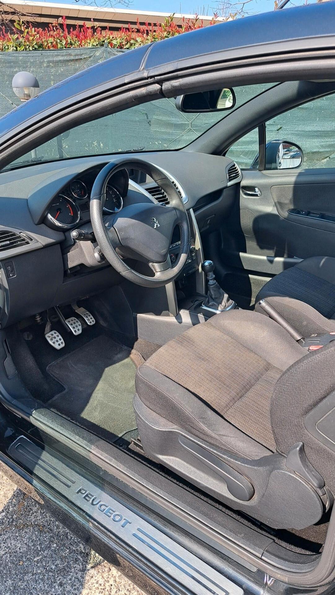 Peugeot 207 CC - 1.6 8V HDi - Allure