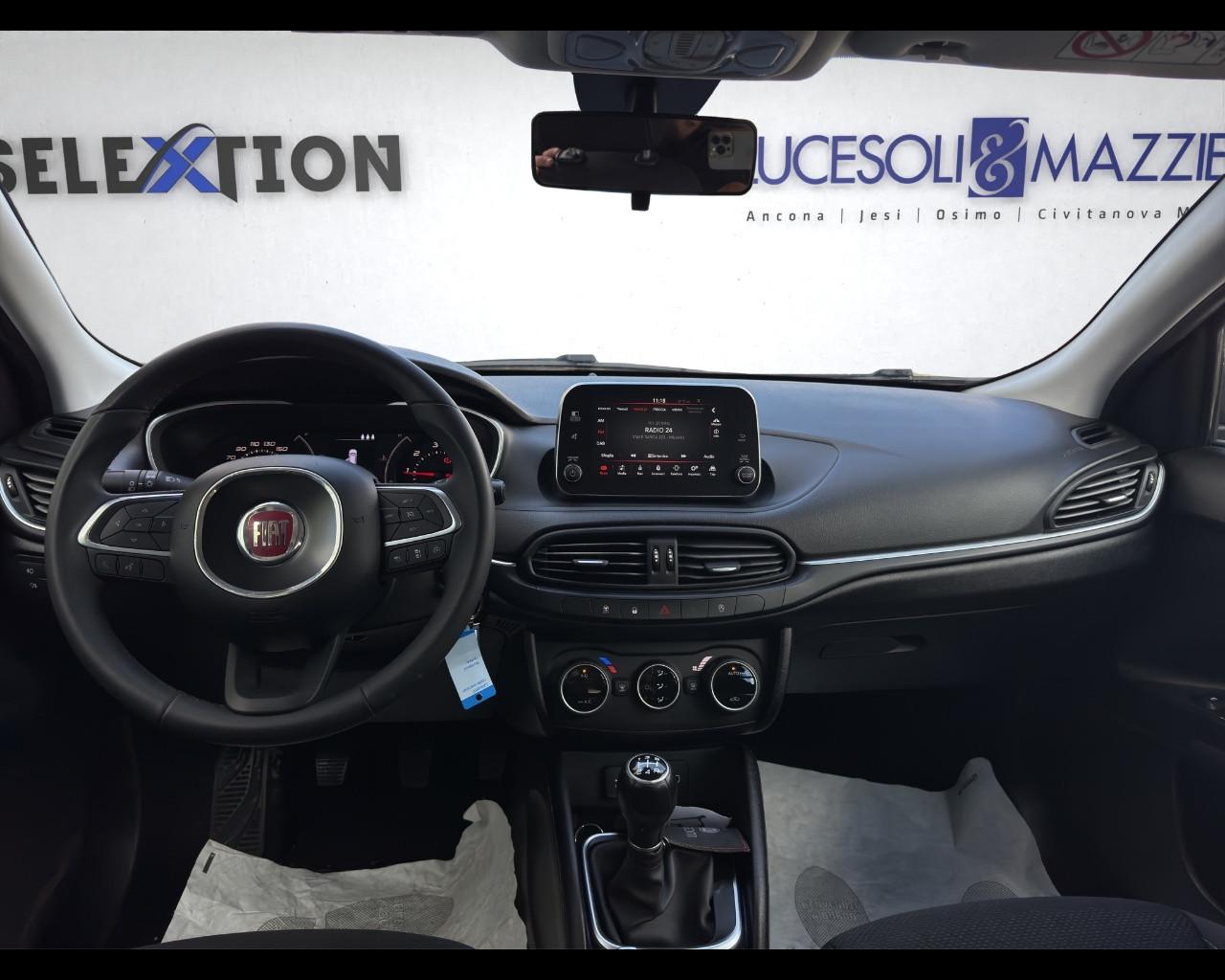 FIAT Tipo (2015-->) - Tipo 1.3 Mjt S&S SW Business