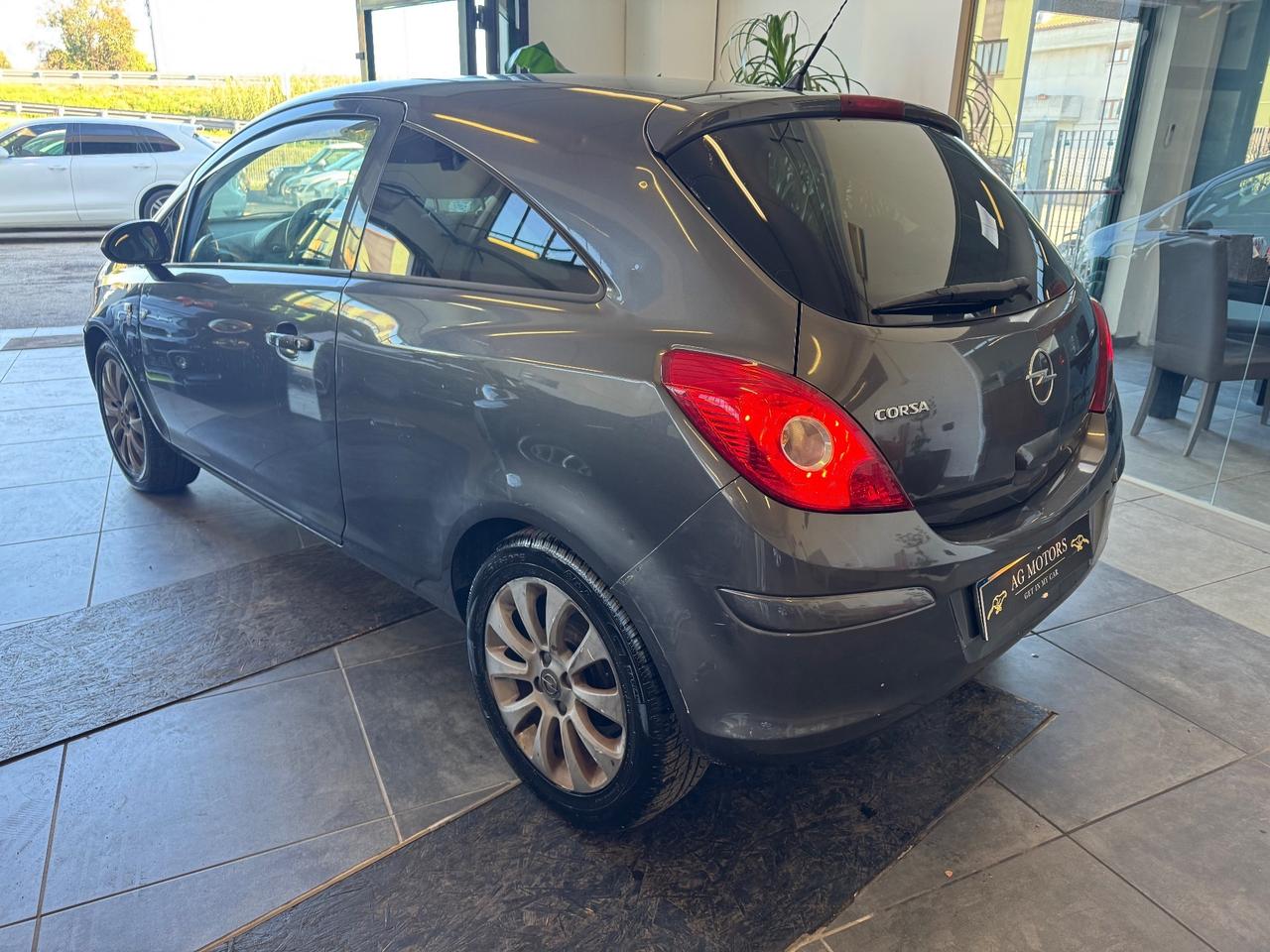 Opel Corsa 1.2 3 porte 123.000KM NEOPATENTATI