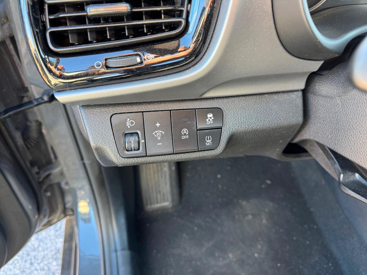 Kia Stonic 1.0cc T-GDi 120cv MHEV DCT Style