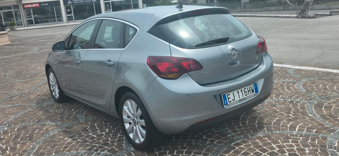 Opel Astra 1.7 CDTI 110CV 5 porte Cosmo