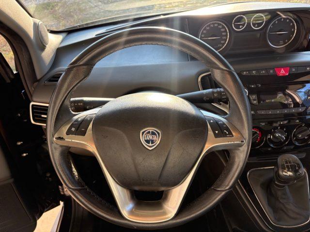 LANCIA Ypsilon 1.2 69 CV 5 porte Silver OK NEOPATENTATI