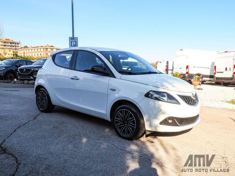 Lancia Ypsilon 1.0 FireFly 5 porte S&S Hybryd Gold