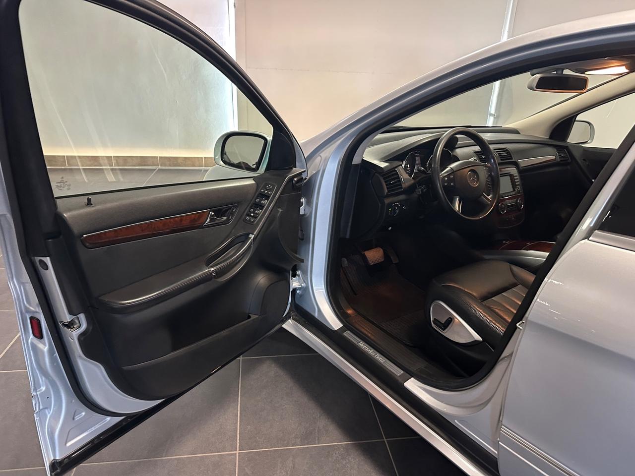 MERCEDES-BENZ R 320CDI 224CV 4 MATIC 6 POSTI