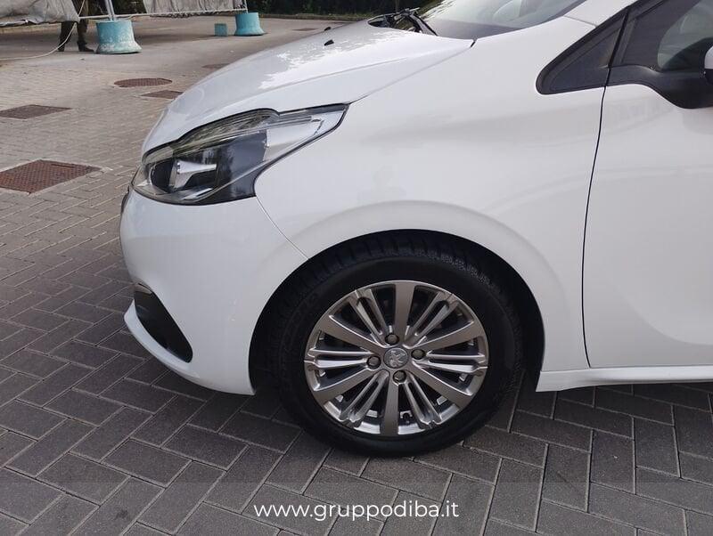 Peugeot 208 I 2015 Benzina 5p 1.2 puretech Active 82cv