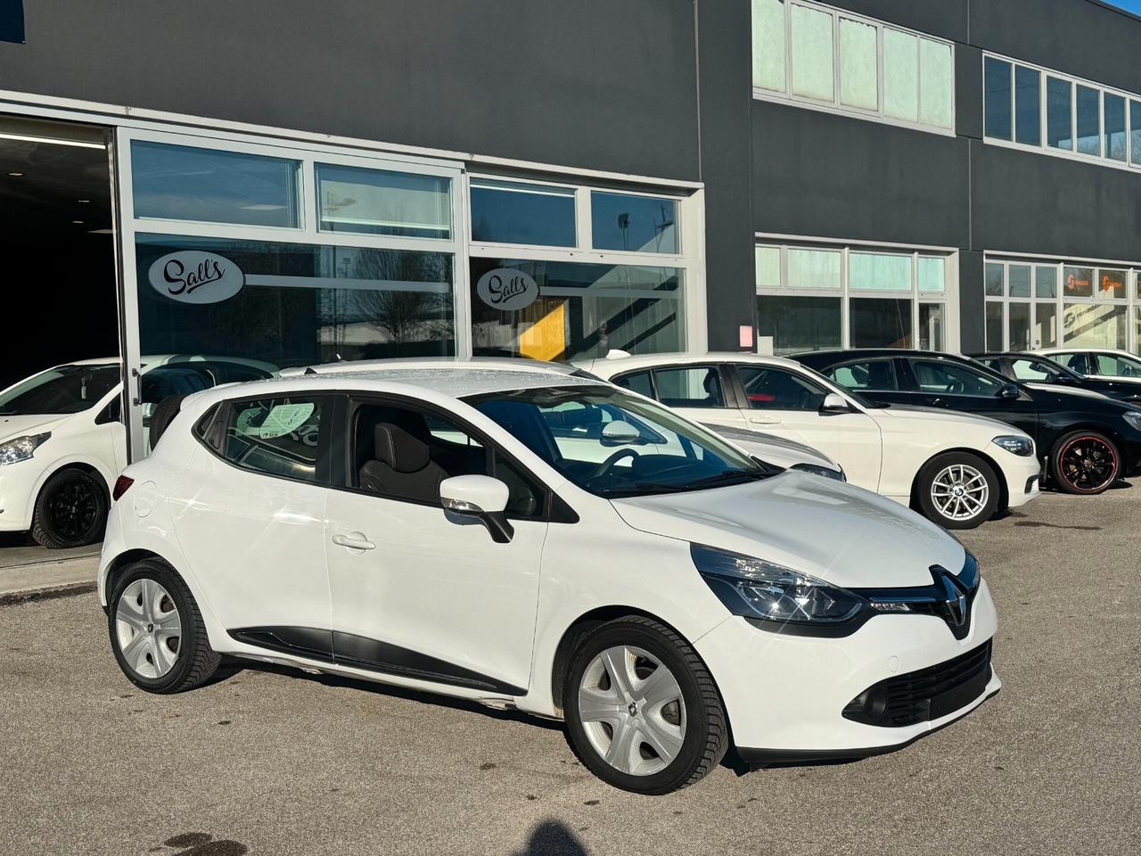 Renault Clio 1.2 75CV 5 porte NEOPATENTATI