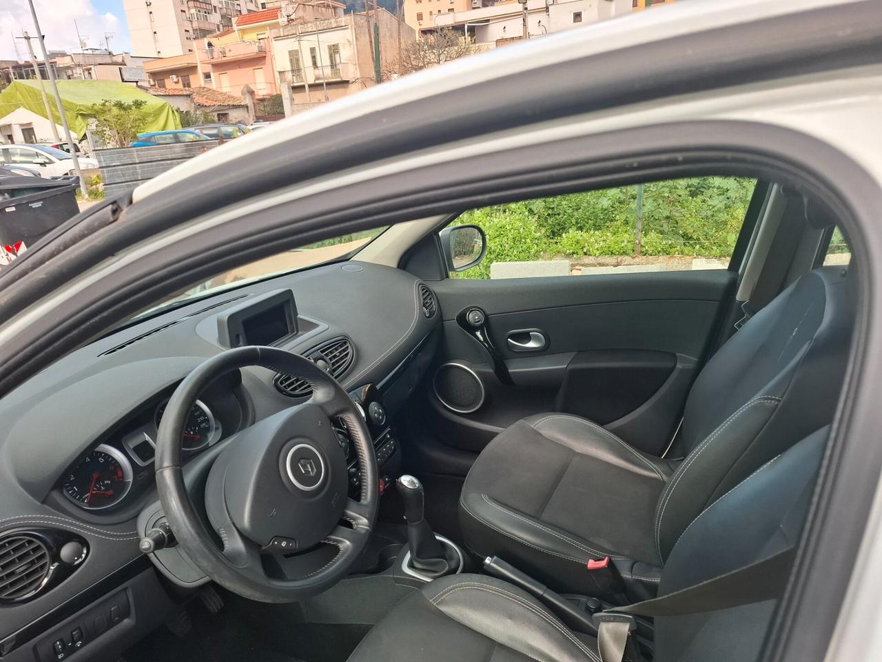 Renault Clio 1.2 16V 5 porte Dynamique anno 2012