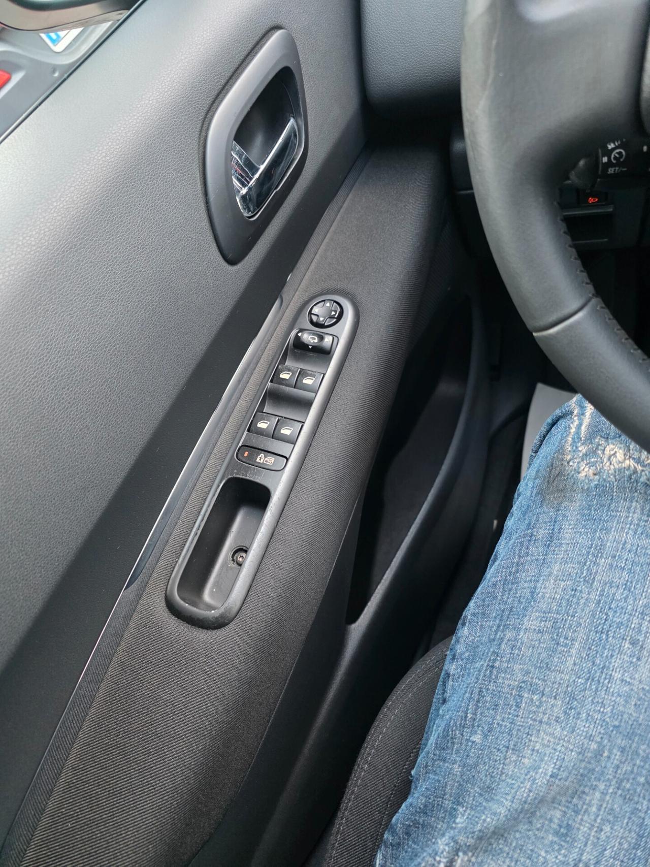 Peugeot 3008 1.6D uniproprietario km... certificato