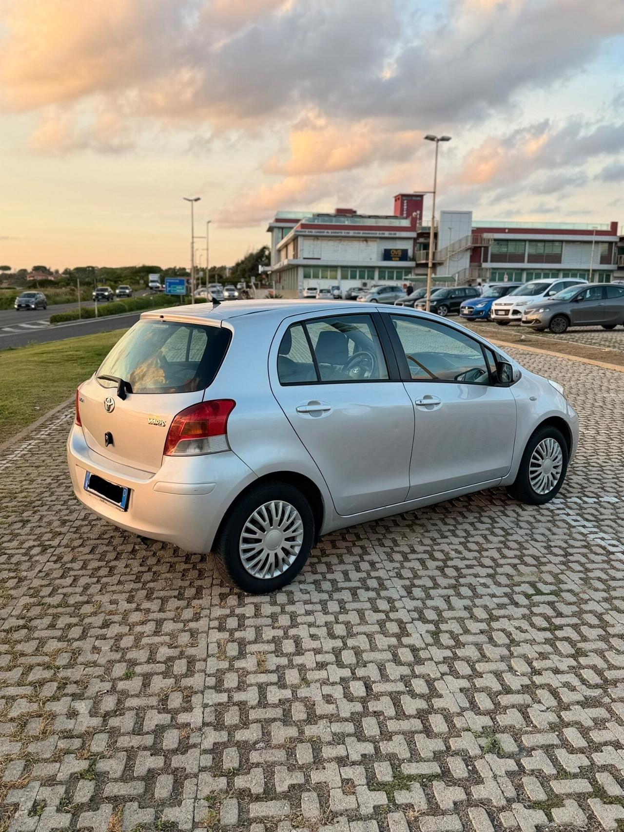 Toyota Yaris 1.3 5 porte