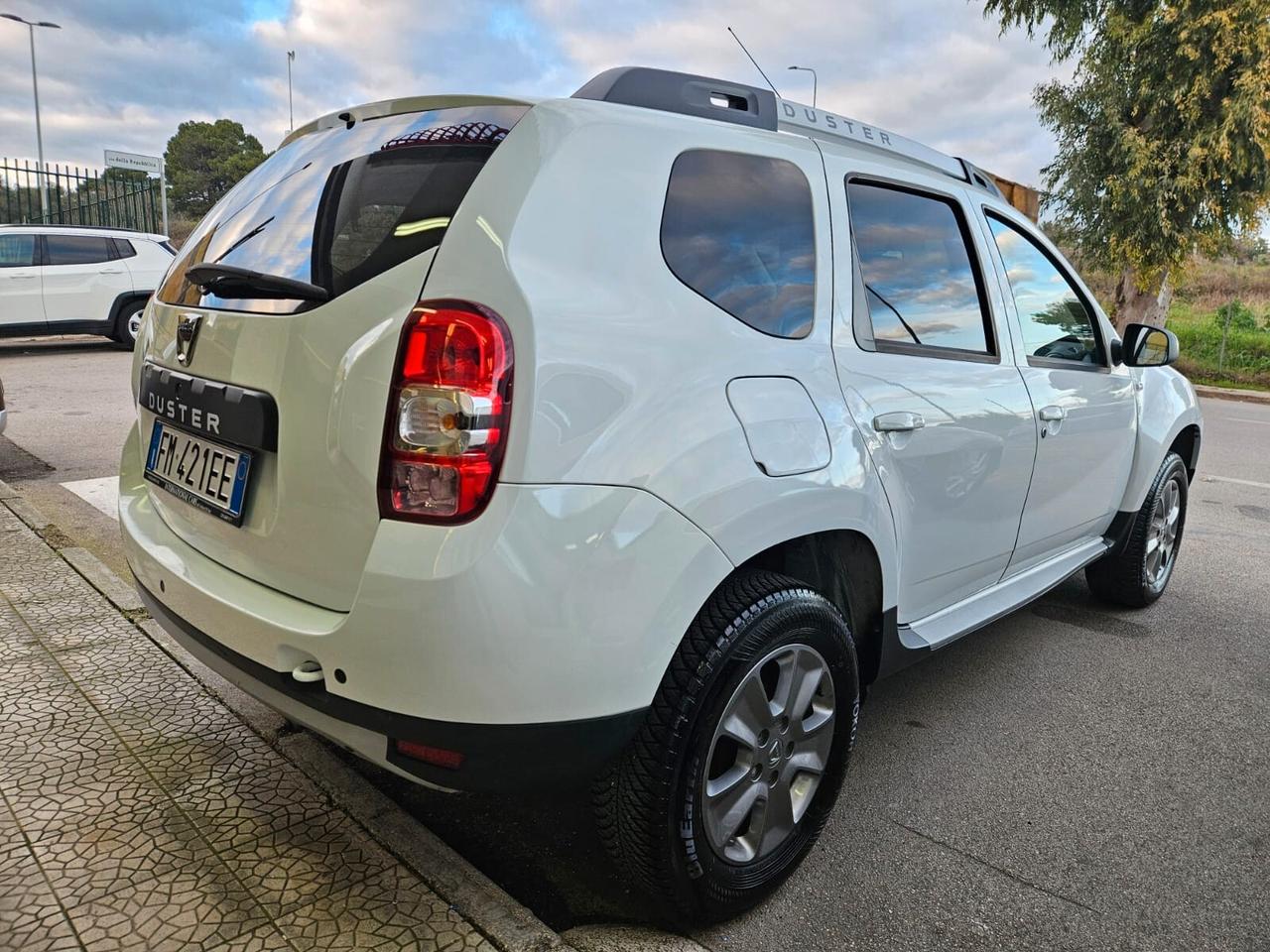 Dacia Duster 1.5 dCi 80kw 110cv FULL NAVI Retrocamera