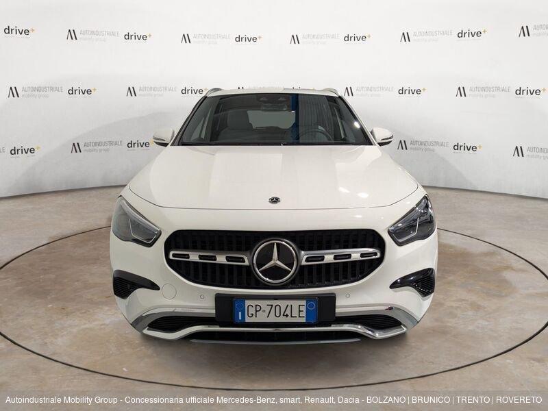Mercedes-Benz GLA 200 D 4MATIC PROGRESSIVE ADVANCED AUTOMATIC