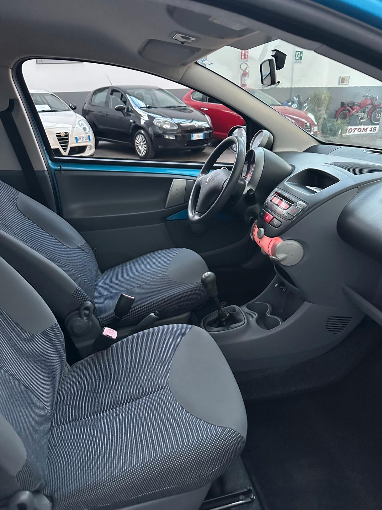 Peugeot 107 1.0 Benz, Euro 4, garantita e impeccabile.
