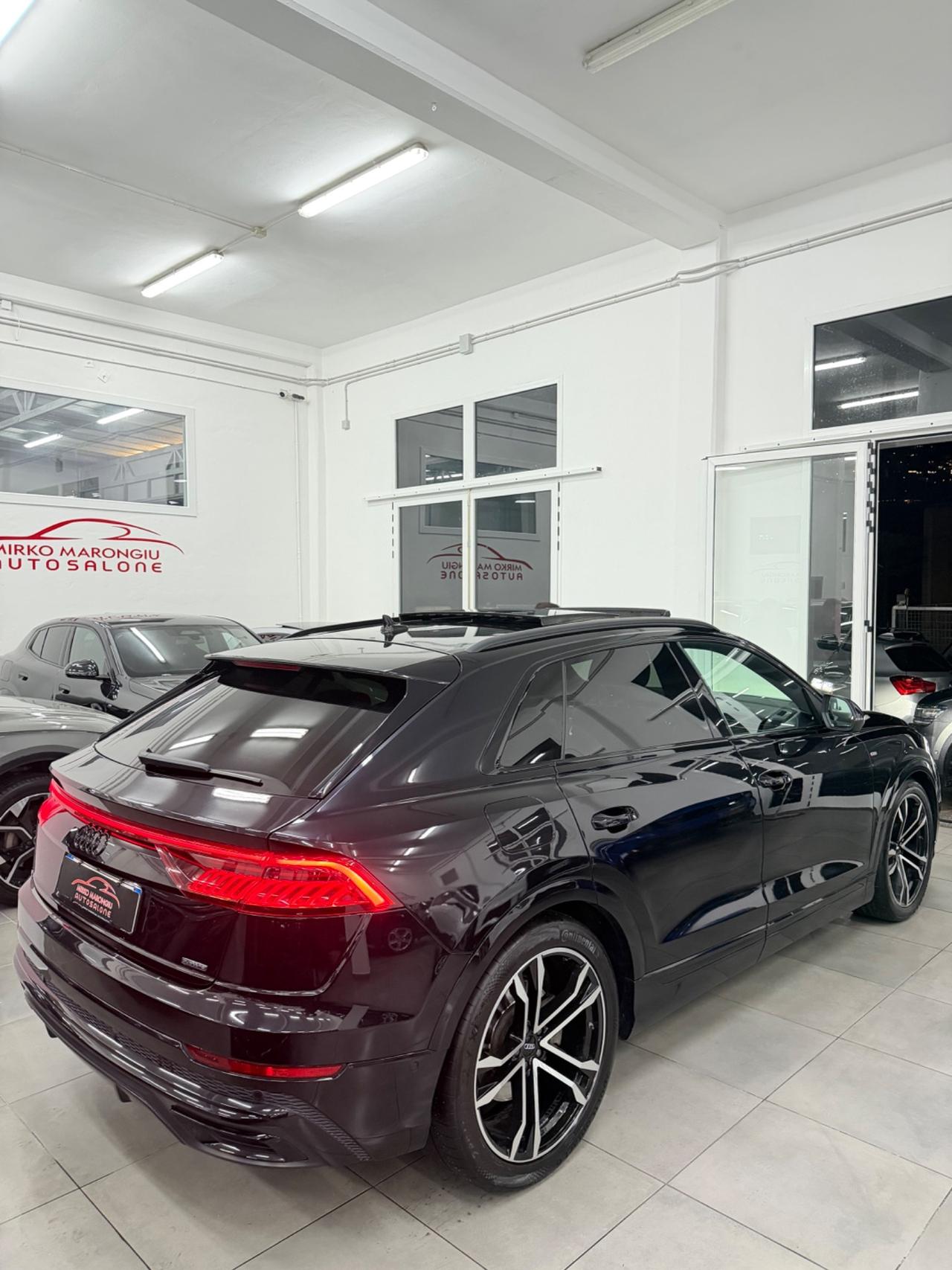Audi Q8 50 TDI 286 CV quattro S-line FINANZIABILE