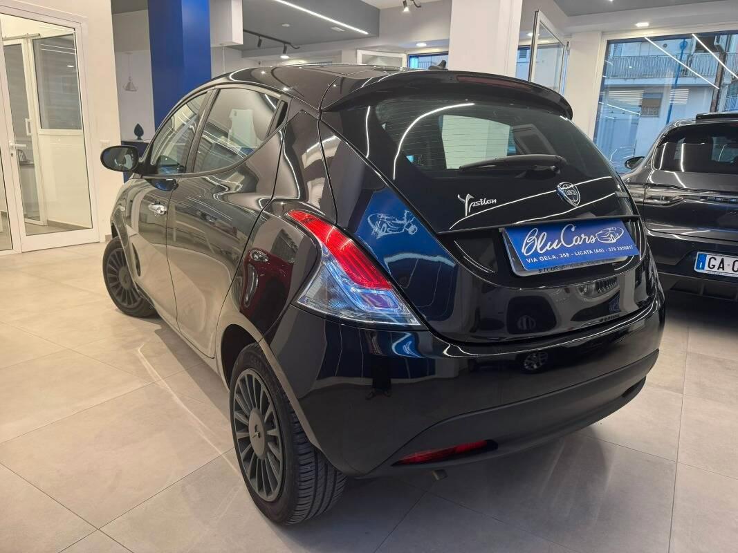 Lancia Ypsilon III 1.0 firefly hybrid Silver s&s 70cv