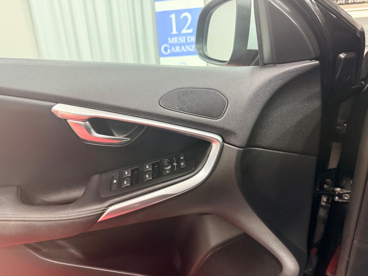 Volvo V40 D3 R-design