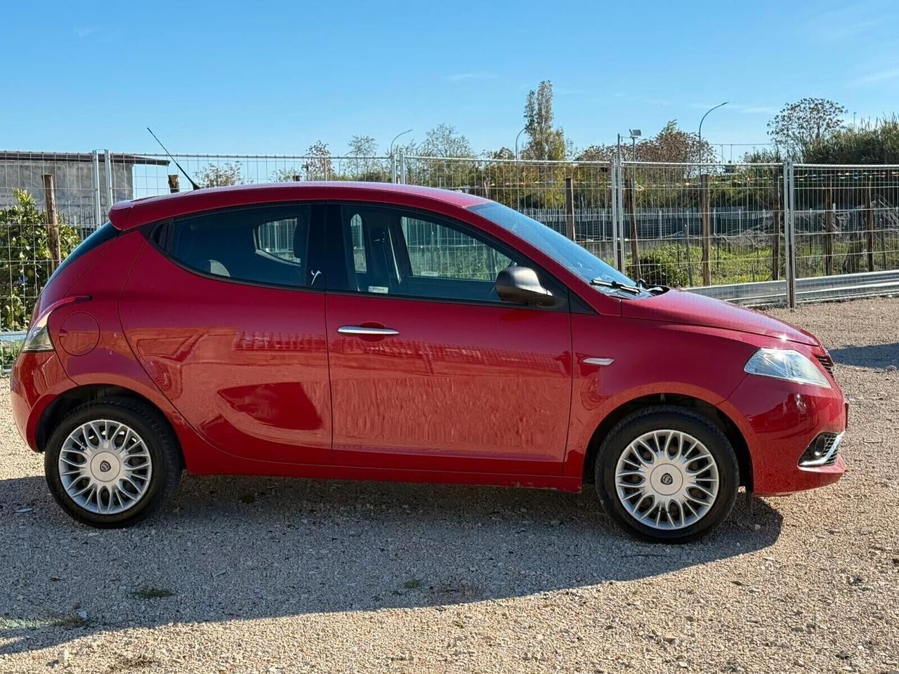 Lancia Ypsilon 1.2 69 CV 5 porte Platinum