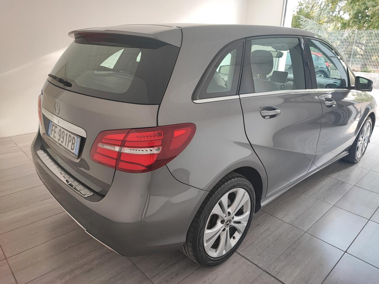 Mercedes-benz B 180 d Premium