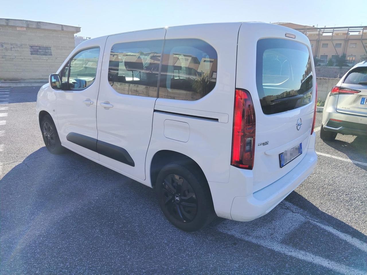 Opel Combo Life 1.5D 130 CV S&S AT8 Innovation anche per NEOPATENTATI