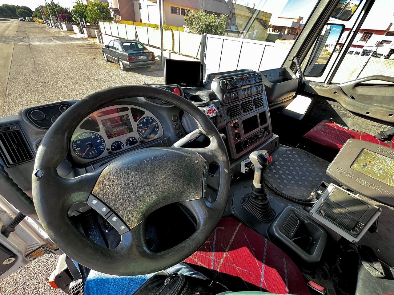 Iveco Stralis 310 3 assi compattatore 2004