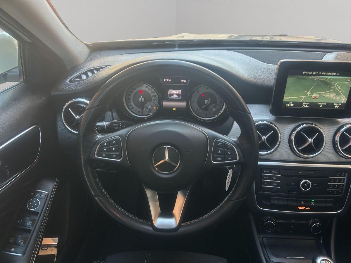 MERCEDES - Classe GLA - GLA 200 d 136CV Premium