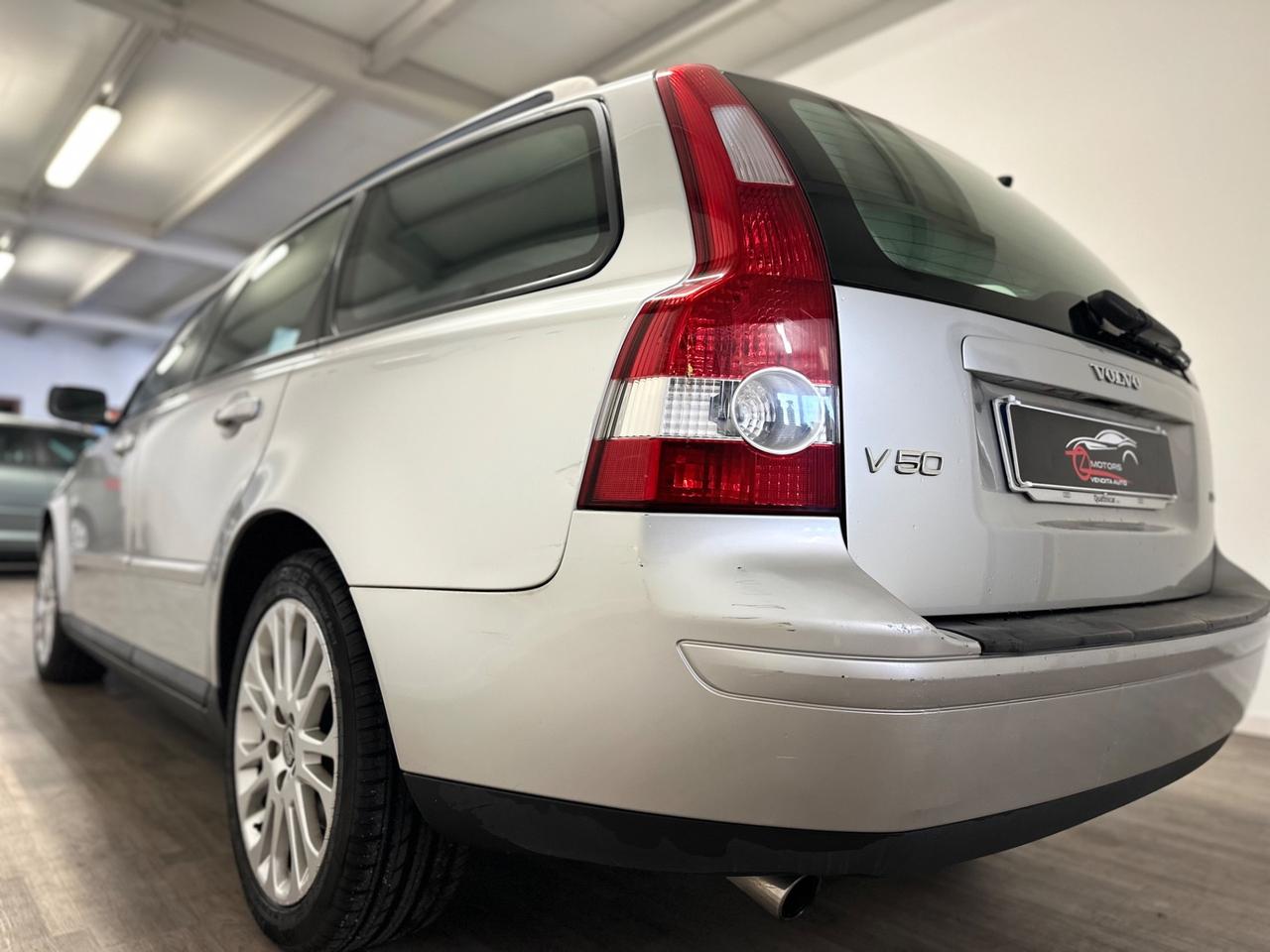 Volvo V50 2.4 D5 cat aut. Momentum AUTOMATICA