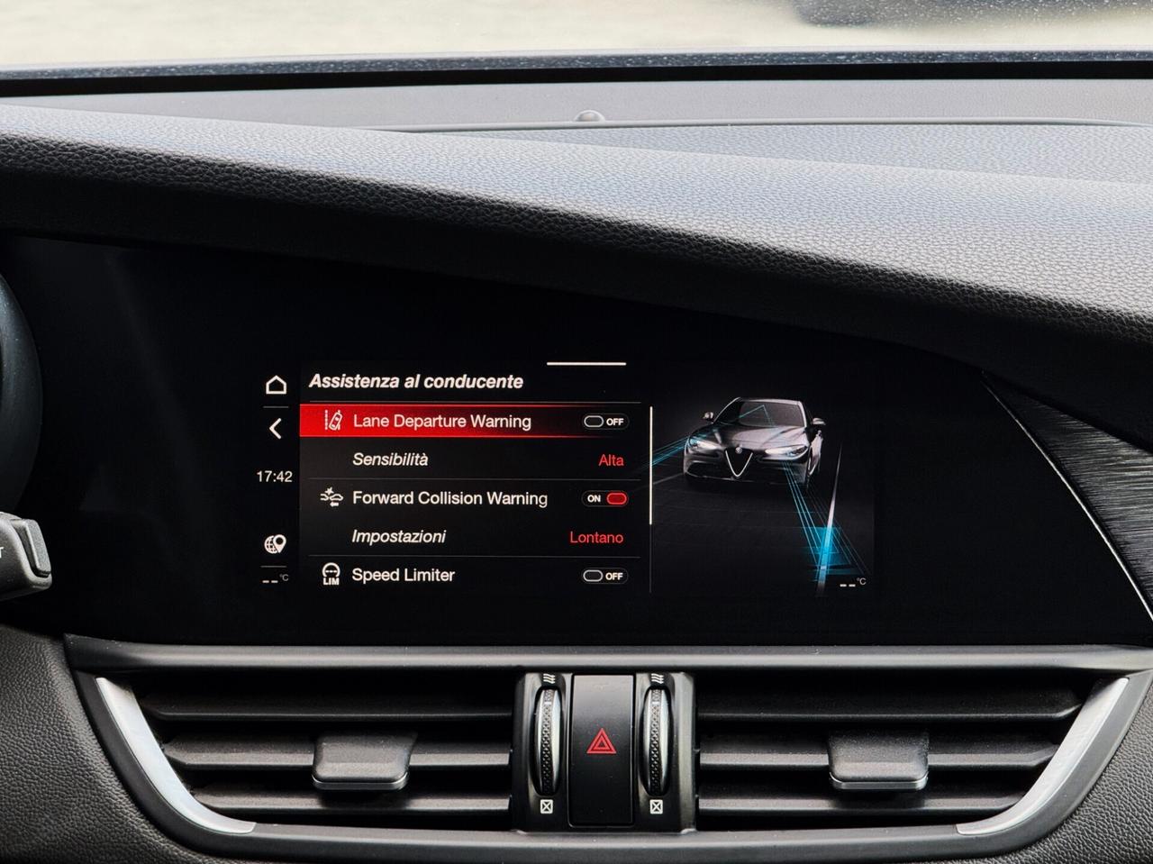 Alfa Romeo Giulia 2.2 T Business 136CV AT8 LED CAR PLAY