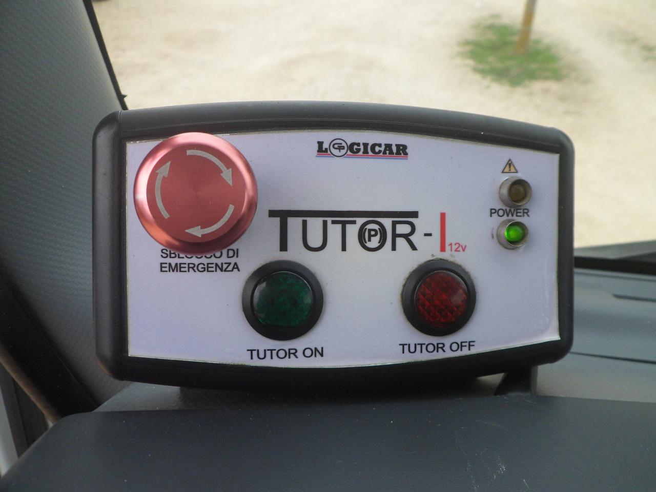Isuzu M21 compattatore
