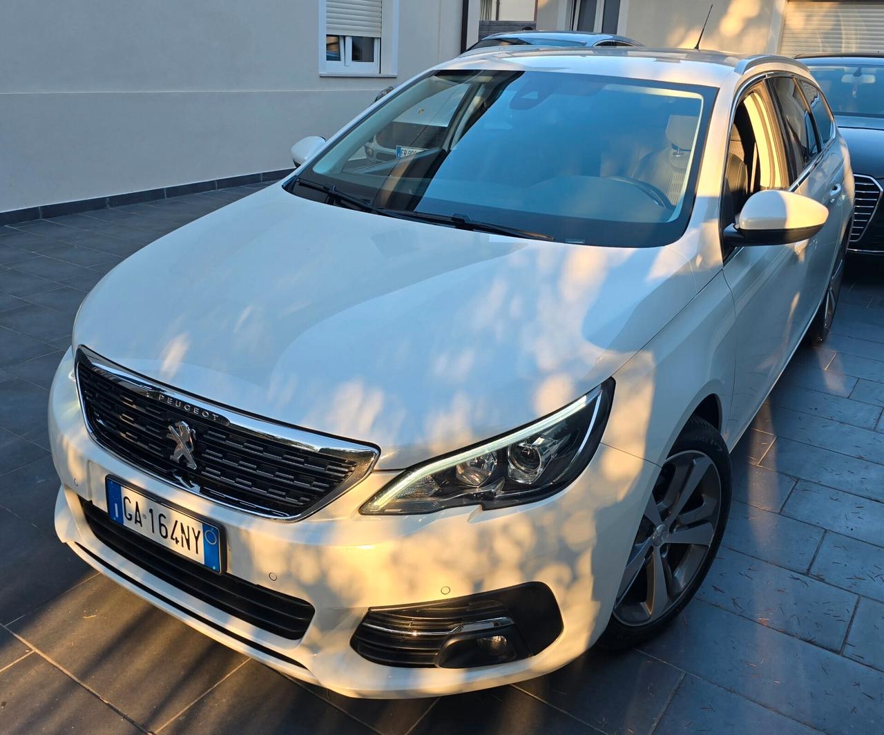 Peugeot 308 BlueHDi 130 S&S SW Allure