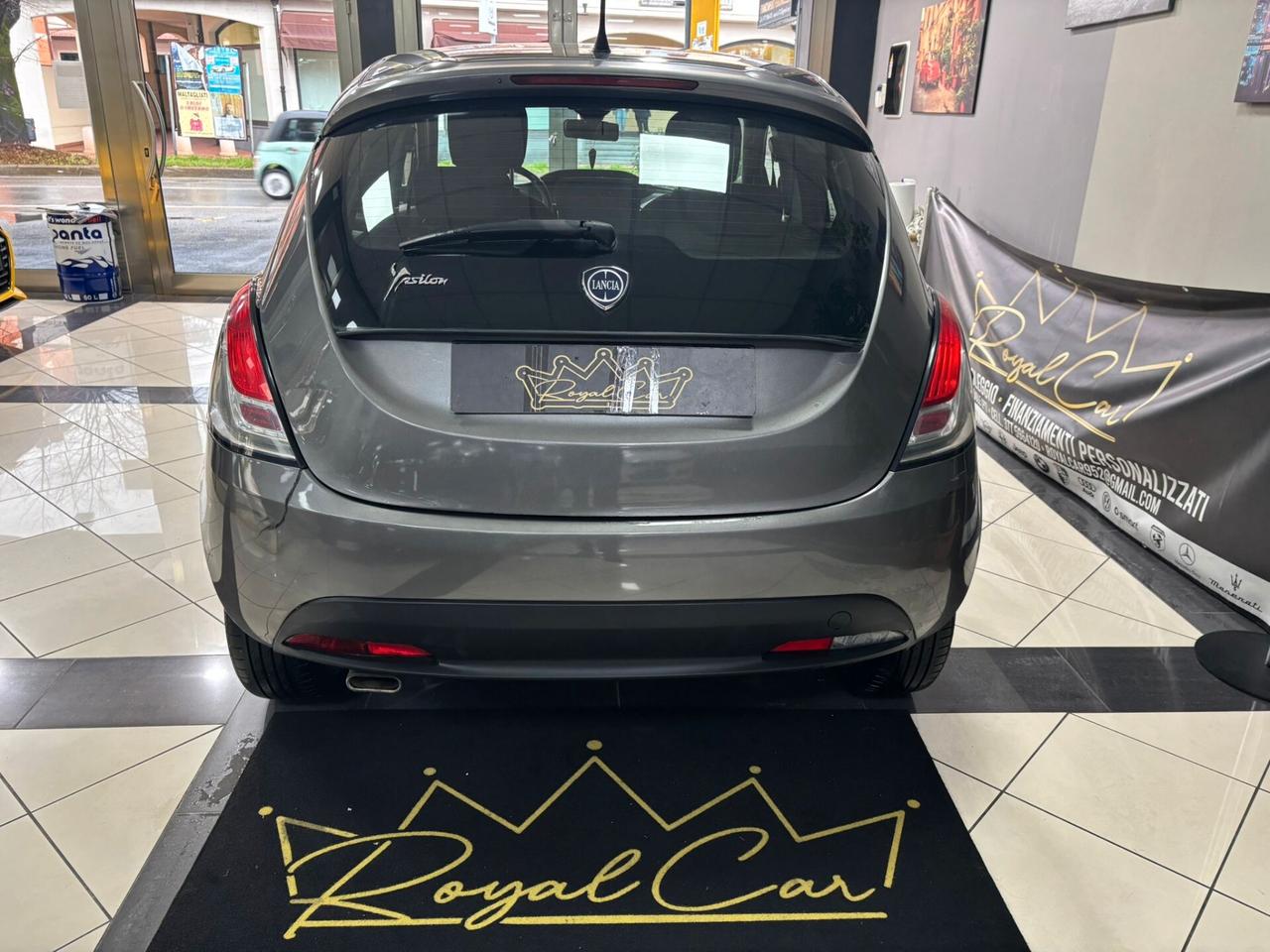 Lancia Ypsilon 1.2 69 CV 5 porte S&S Silver