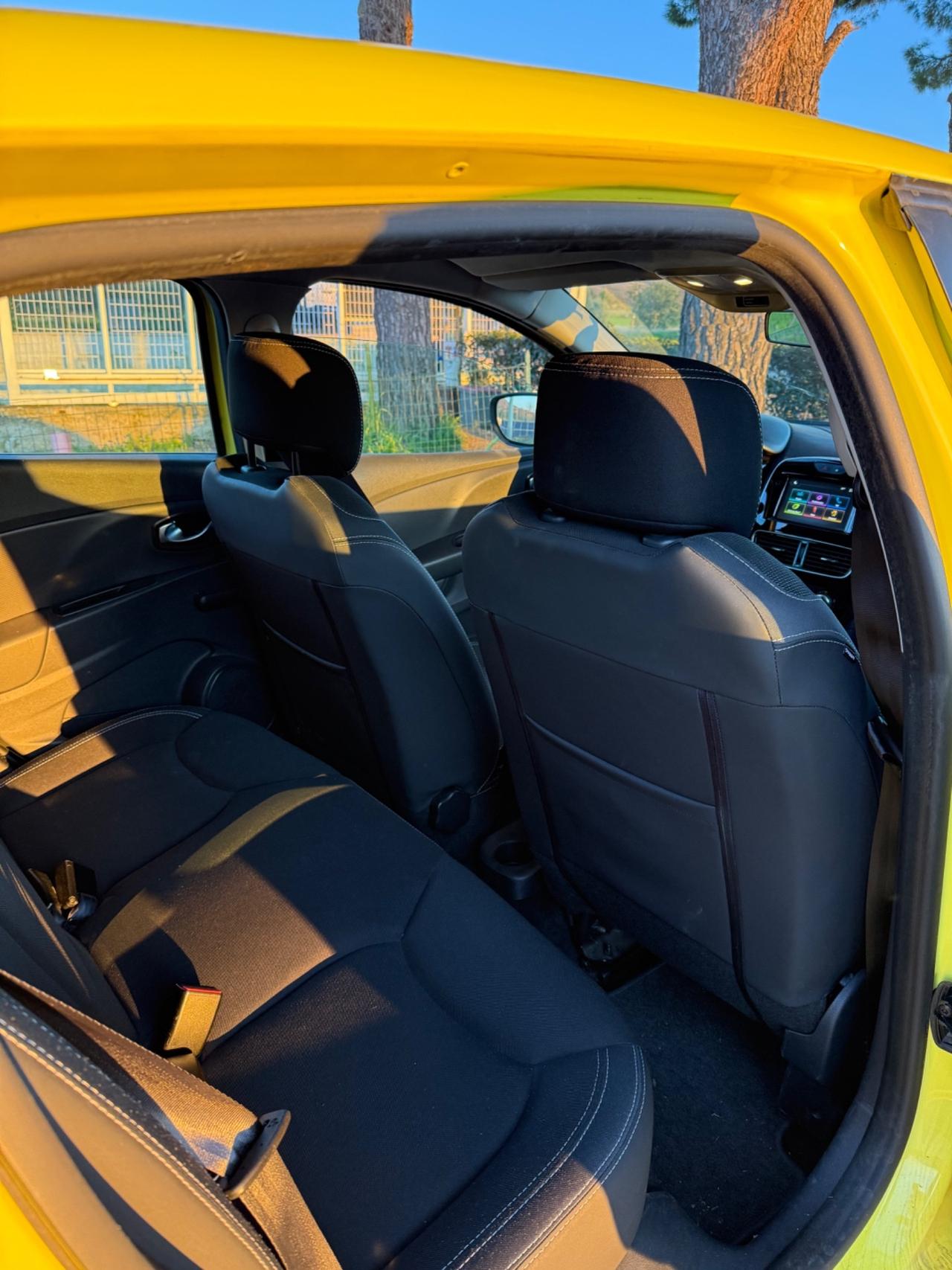 Renault Clio dCi 8V 75 CV 5 porte Moschino Intens