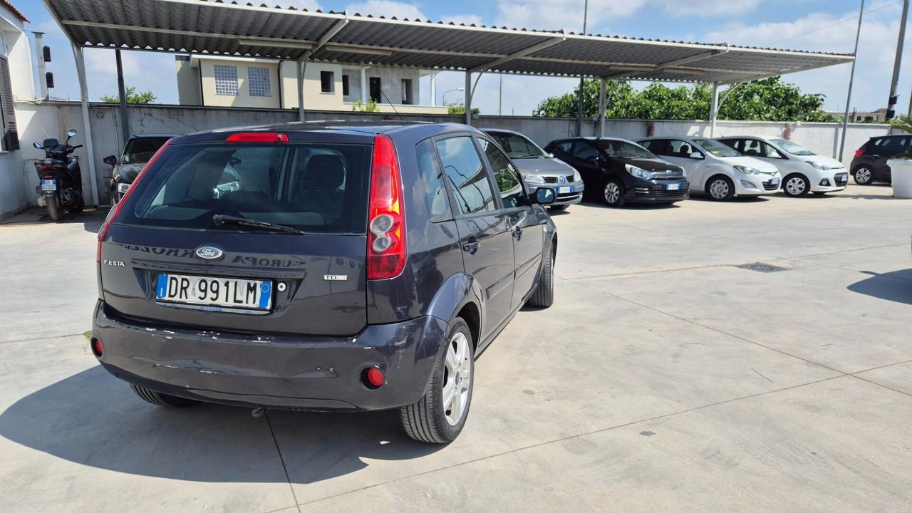 Ford Fiesta 1.4 TDCI 5porte GHIA