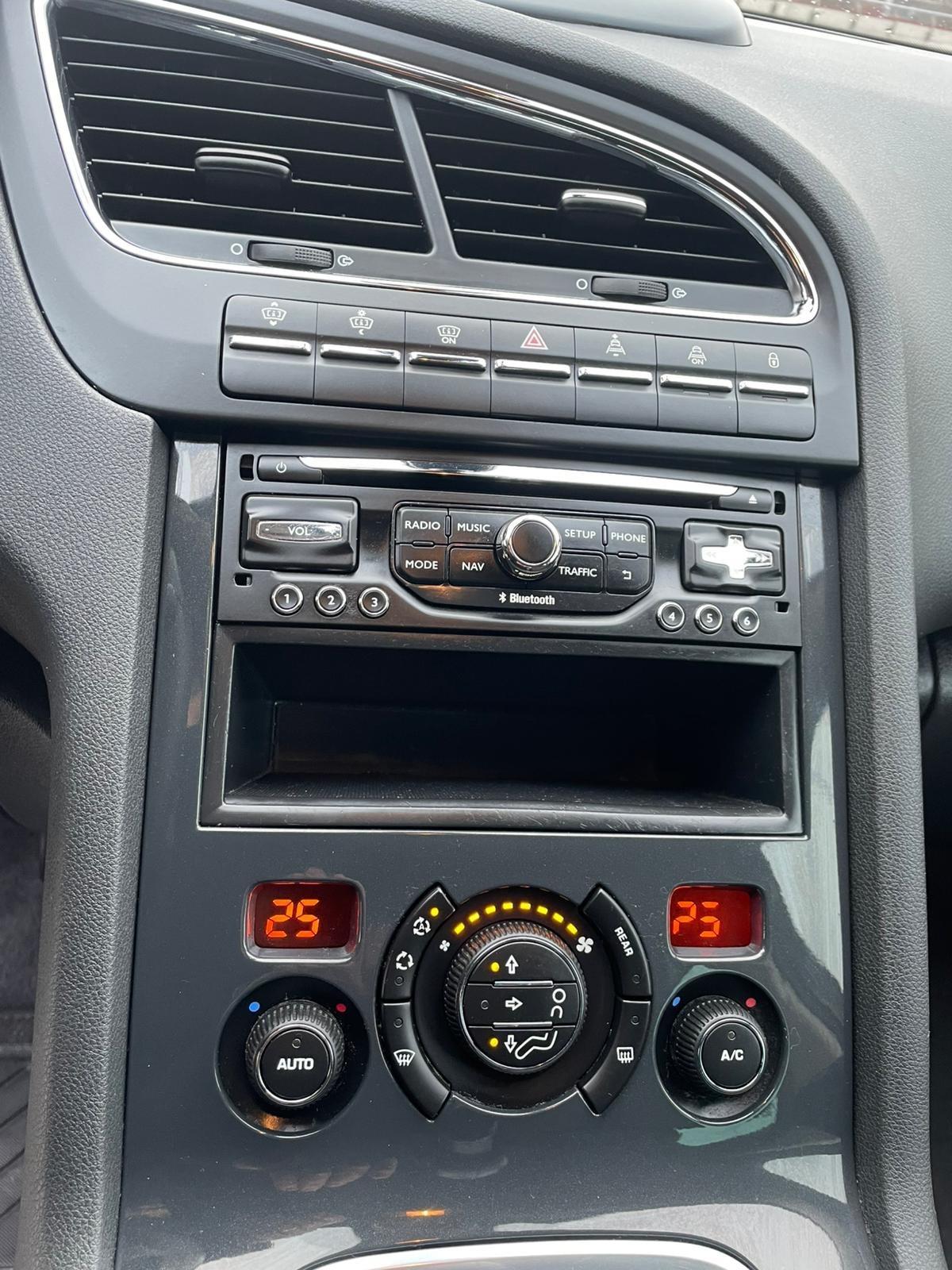 Peugeot 5008 1.6 HDi 7 POSTI Allure 12 MESI GARANZIA