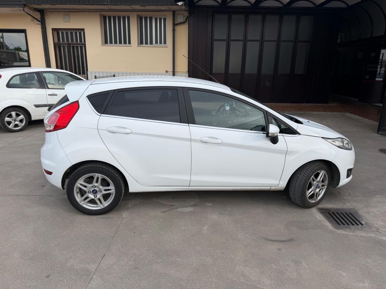 Ford Fiesta 1.4 5p. Bz.- GPL Titanium
