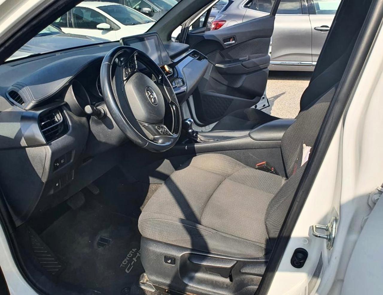 Toyota C-HR 1.8 Hybrid E-CVT Style