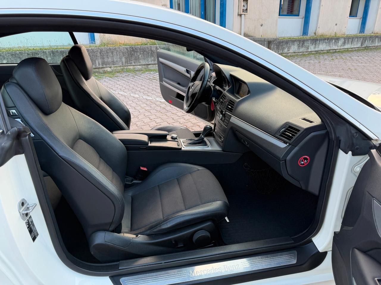Mercedes E 220 CDI Coupé BlueEFFICIENCY