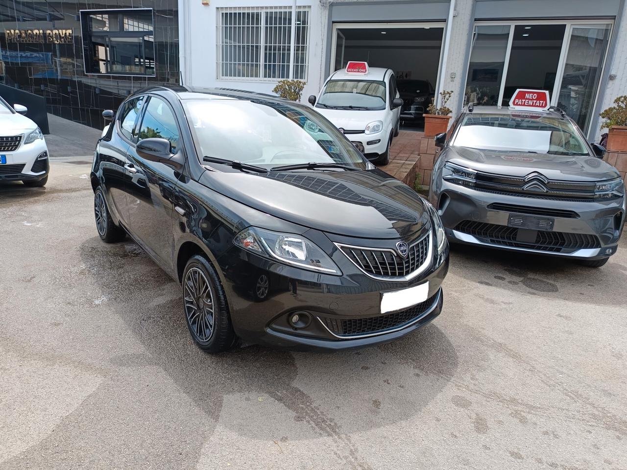 Lancia Ypsilon 1.0 FireFly 5 porte S&S Hybrid Silver