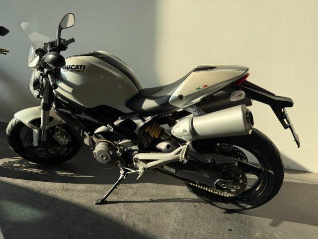 DUCATI Monster 696 696