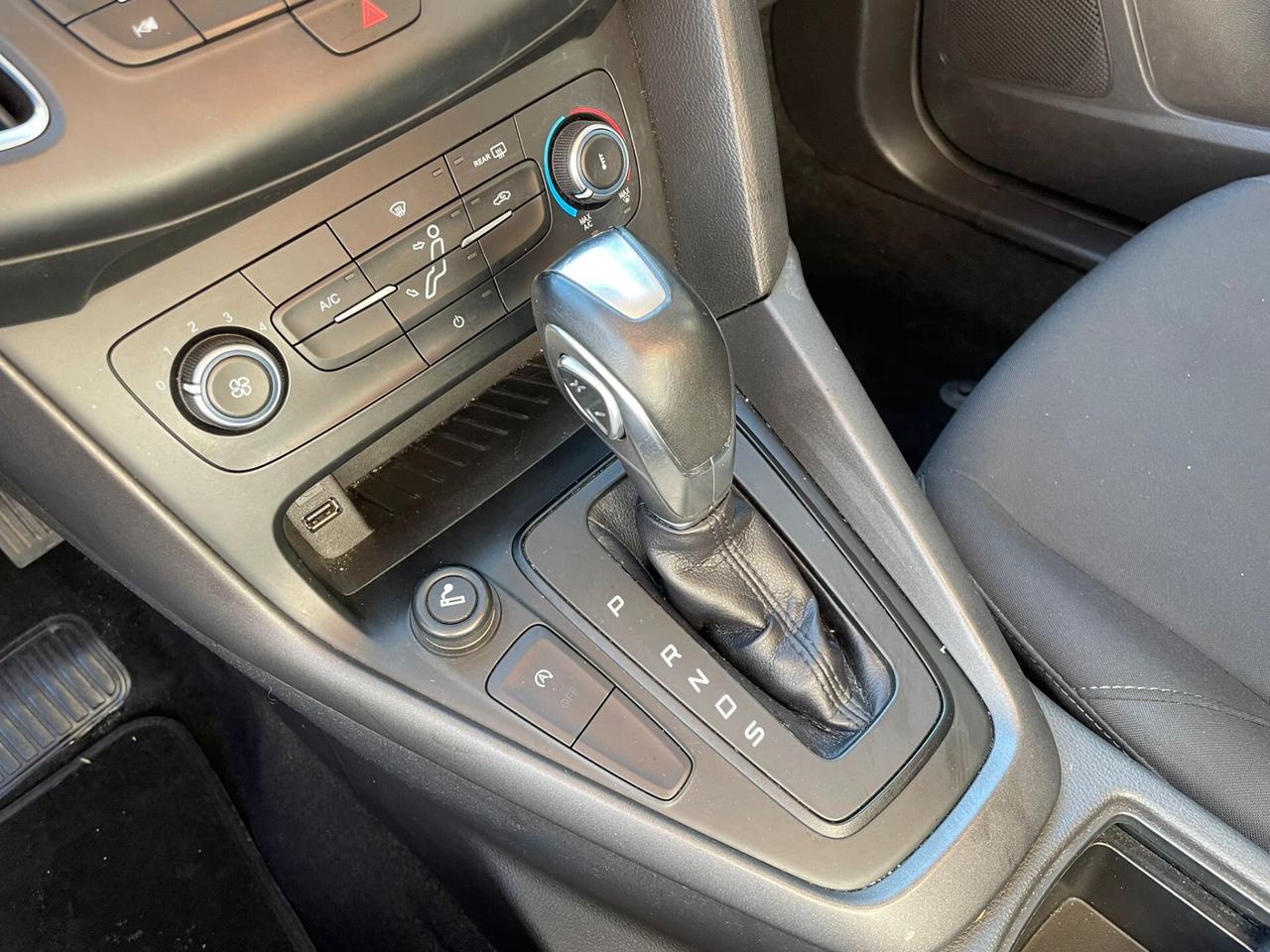 Ford Focus 1.5 TDCi 120 CV Powershift SW Business