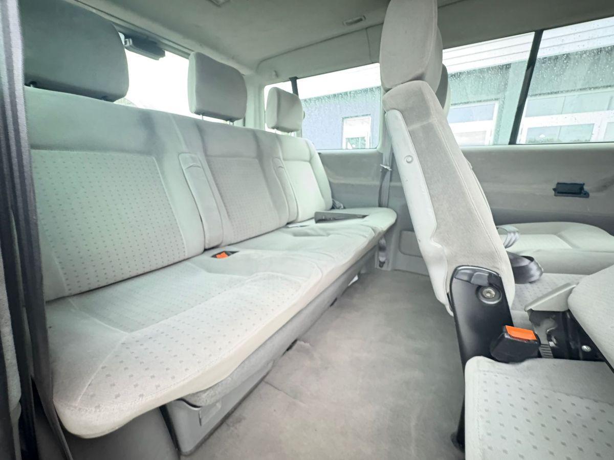 VOLKSWAGEN - T4 Caravelle 2.5 TDI 9 POSTI